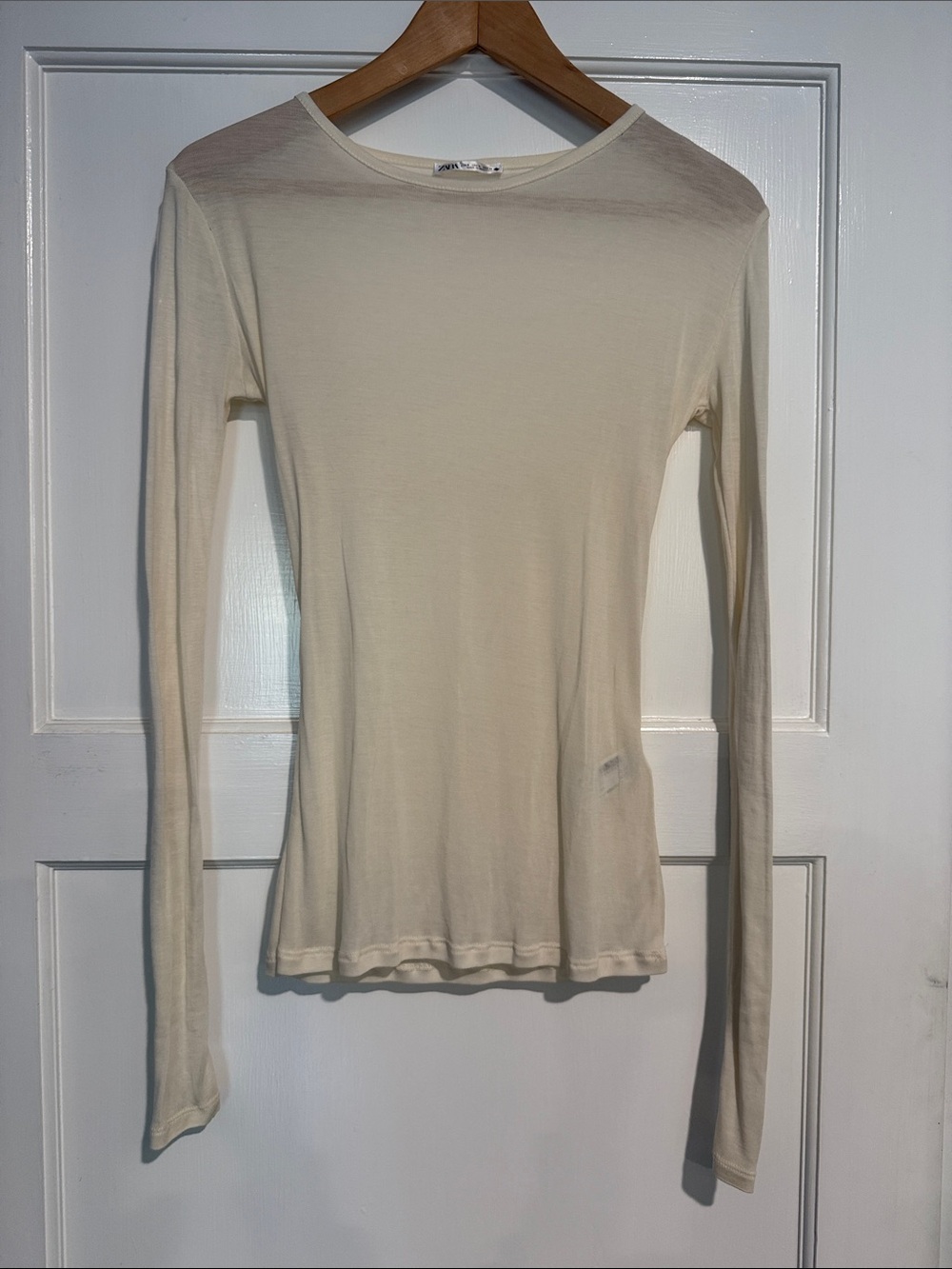 Zara Cream Long-Sleeve Crewneck Tee